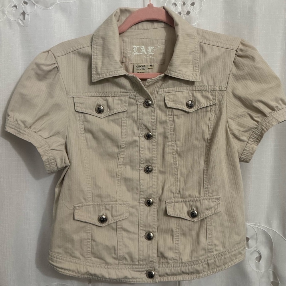 Ivory/Beige Short-Sleeve Jacket, Puff Sleeves, Beautiful Domed Buttons